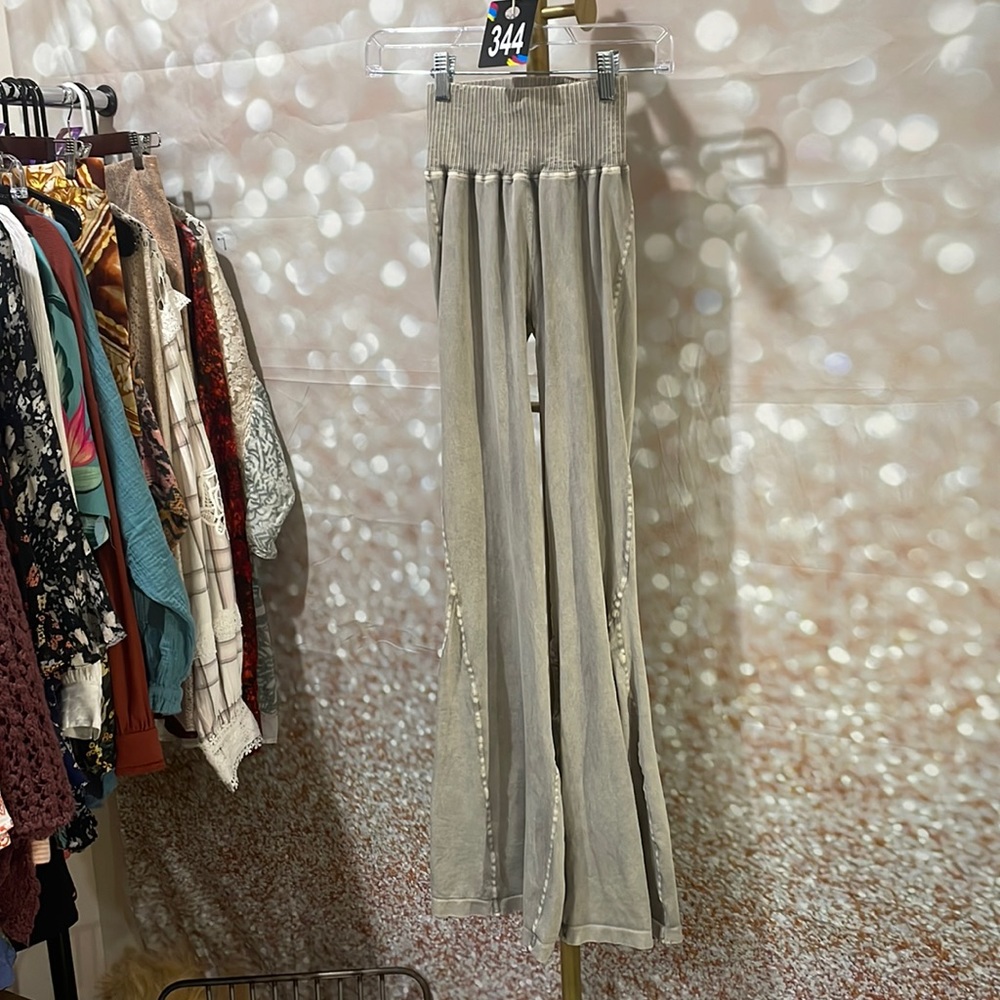 FPM NWOT GOOD KARMA FLARES. SOLD OUT IN STORS & DISCONTINUED.